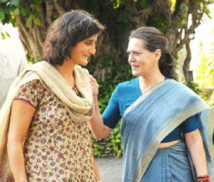 Sunita Williams with Sonia Gandhi during her 2007 India visit.